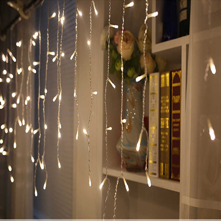 Illuminazione Natalizia a LED con Ghiaccioli e Cielo Stellato – Tenda di Luce per Esterni