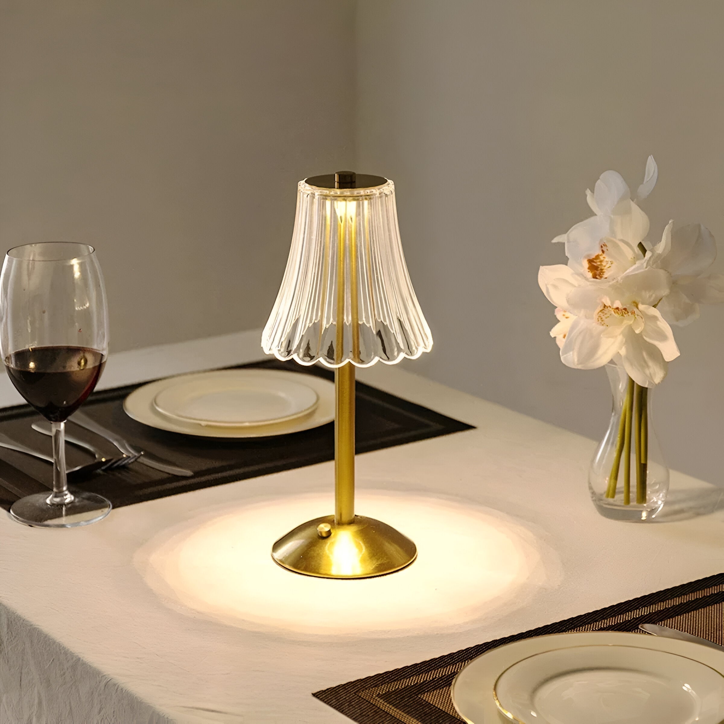 Lampada da Tavolo LED Senza Fili con Paralume Trasparente Testurizzato e Base in Metallo
