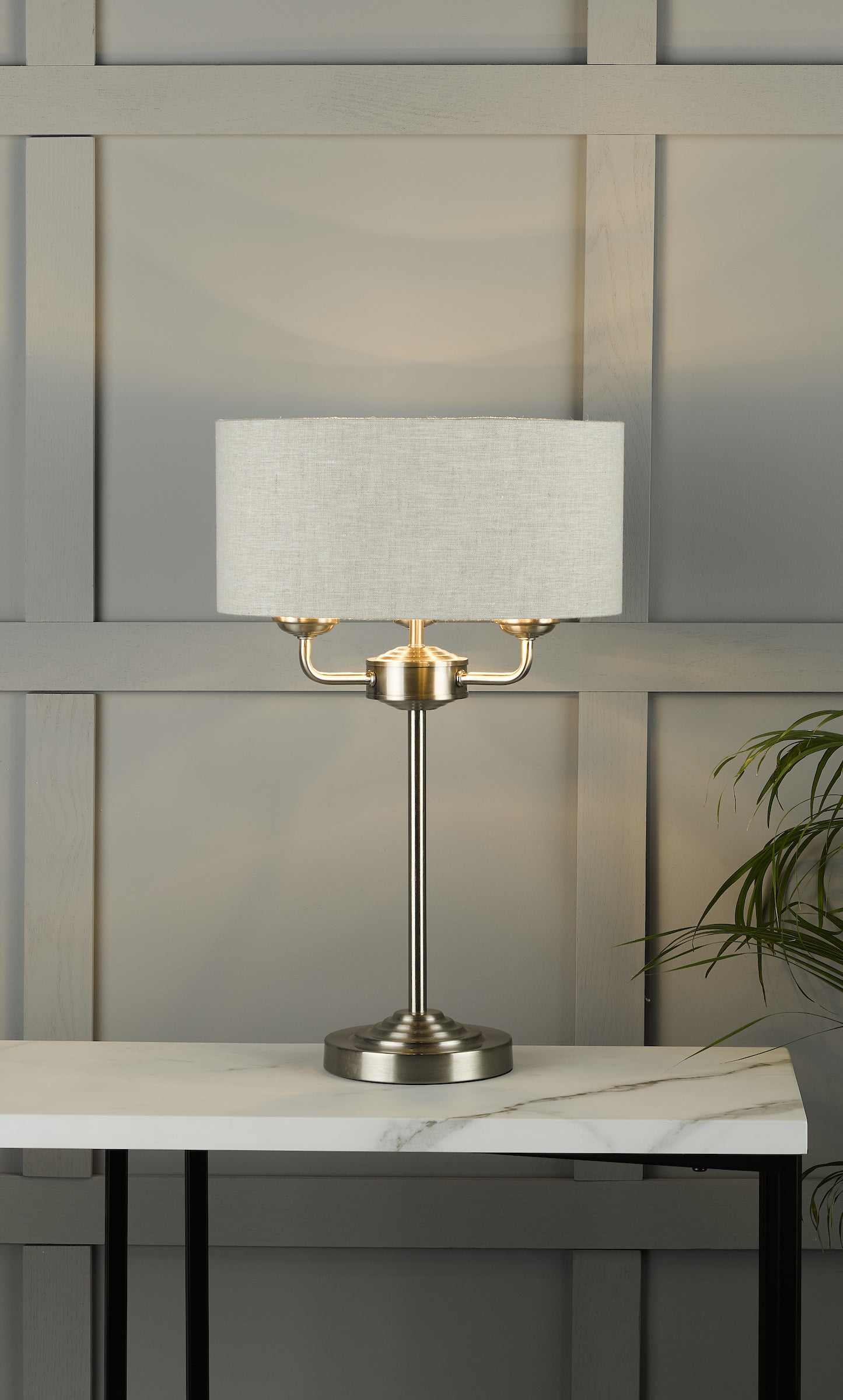 Lampada da Tavolo Laura Ashley Sorrento Nichel Satinato con Paralume Naturale