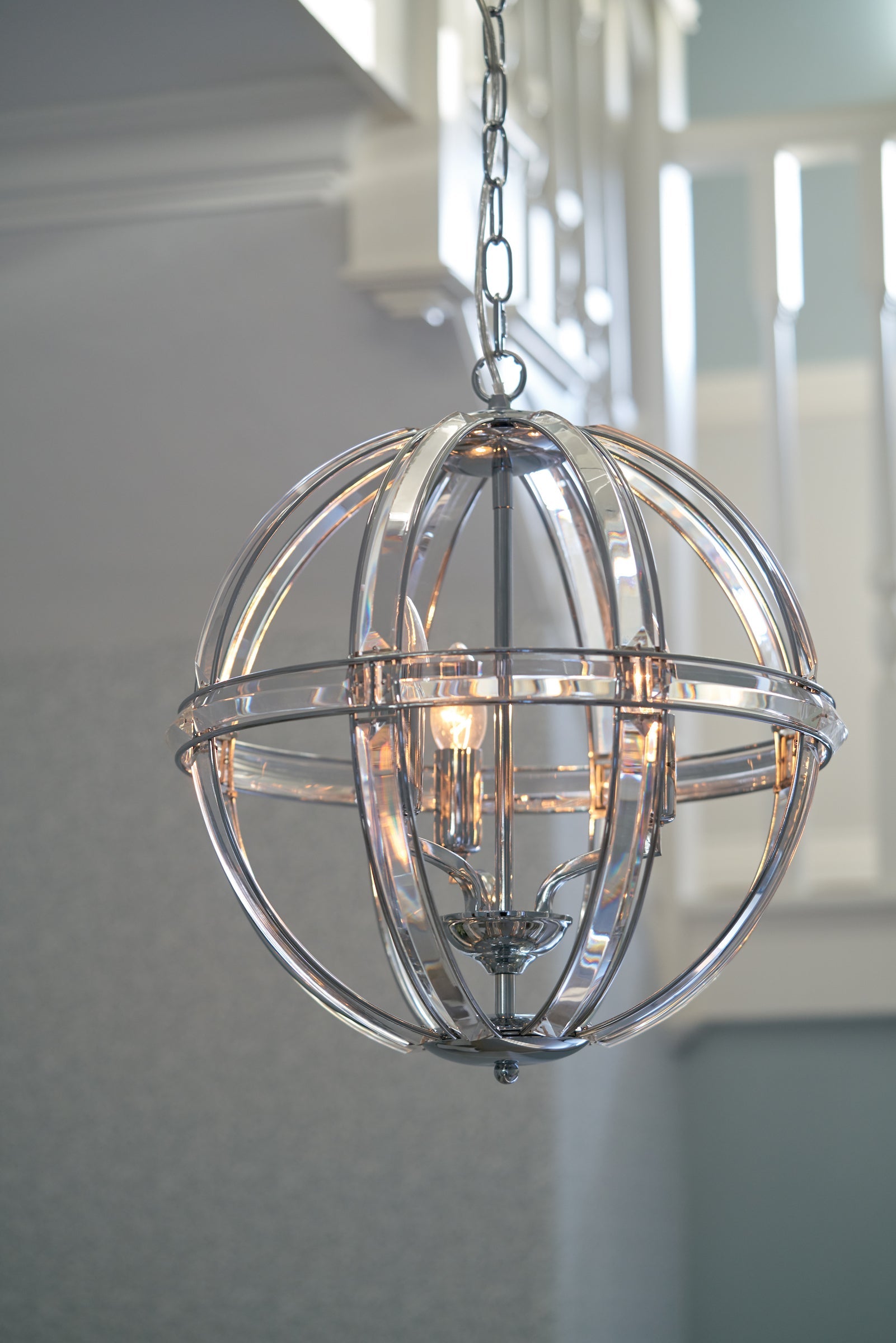 Laura Ashley Aidan Lampadario a Globo in Vetro e Cromo Lucido a 3 Luci