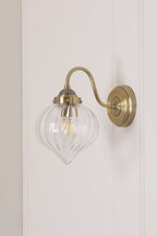 Applique Laura Ashley Whitham in Ottone Antico e Vetro Rigato