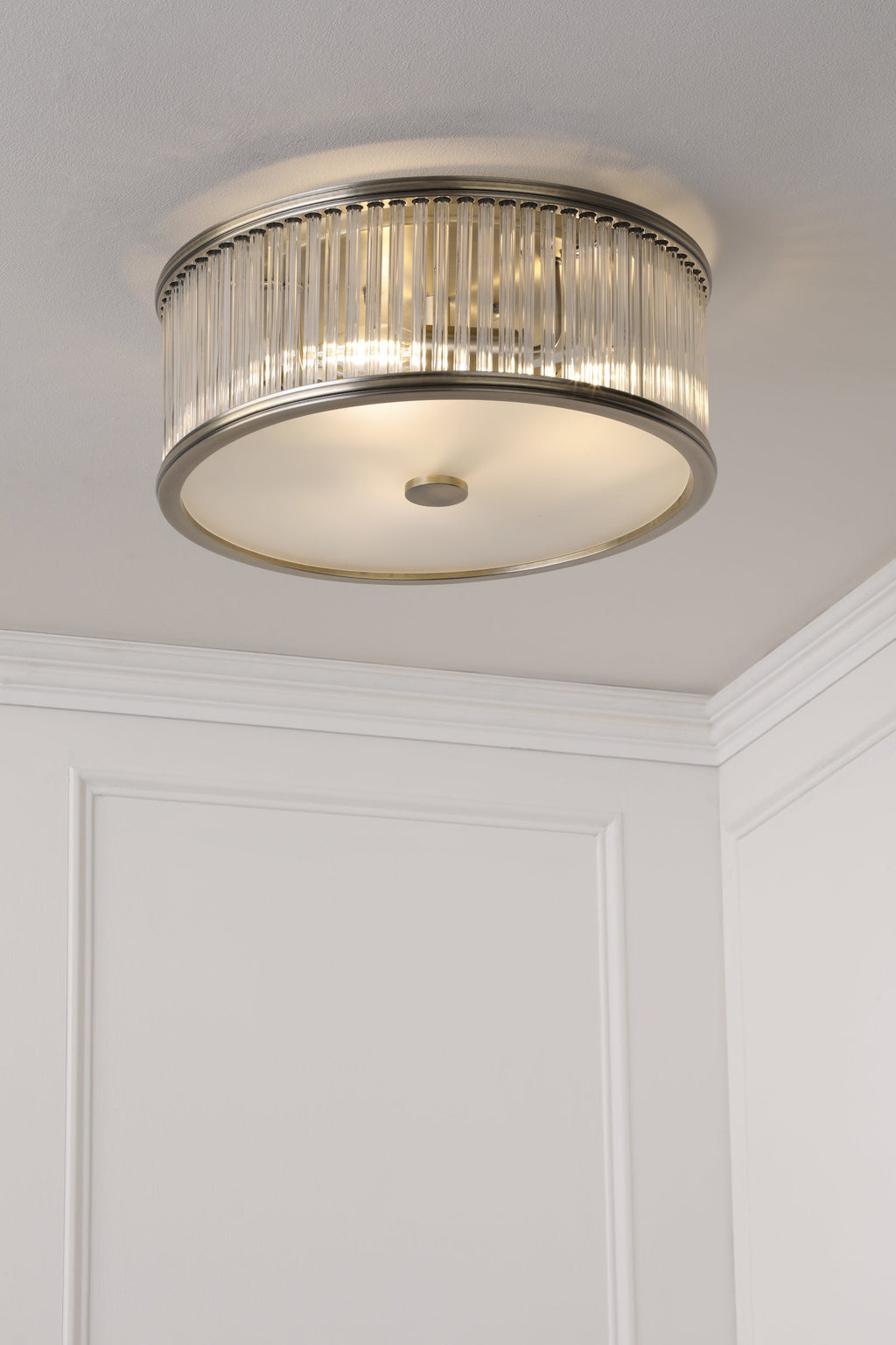 Laura Ashley Sutton 2 Luci Flush Ottone Anticato Matt e Vetro Rigato