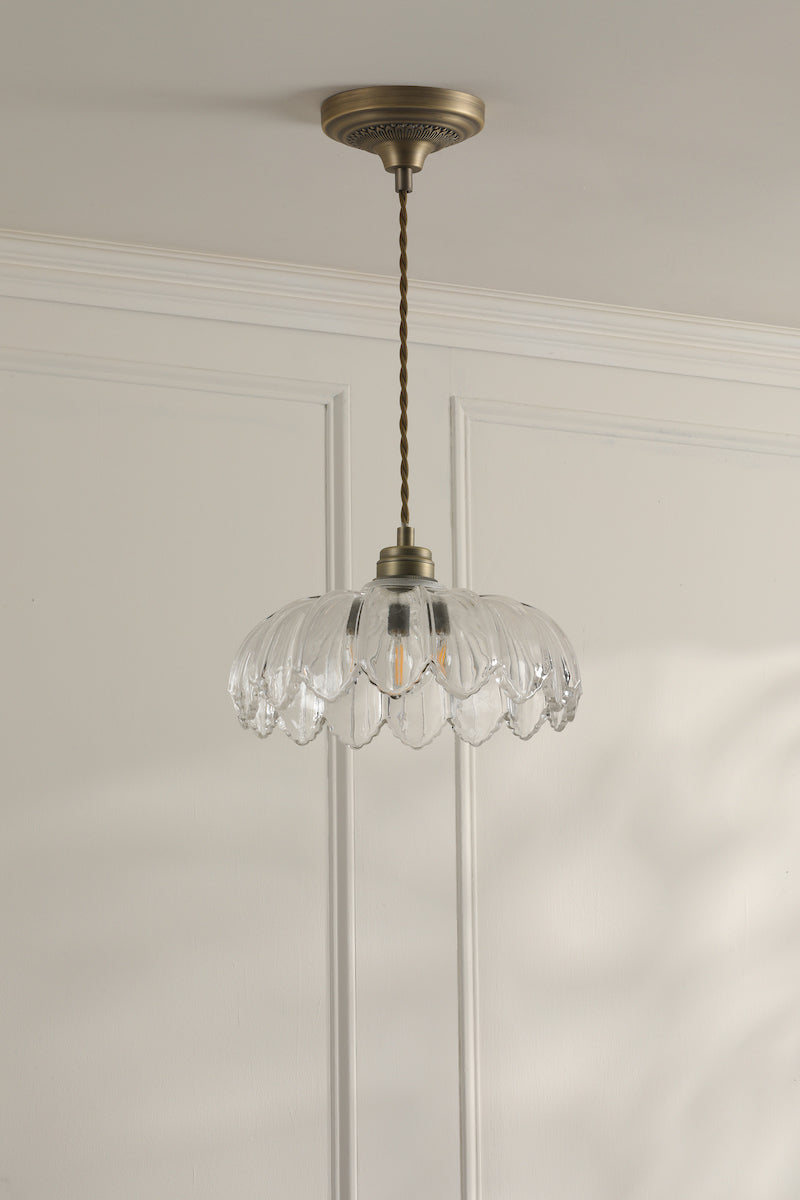 Laura Ashley Bexwell Pendant in Ottone Anticato Opaco e Vetro