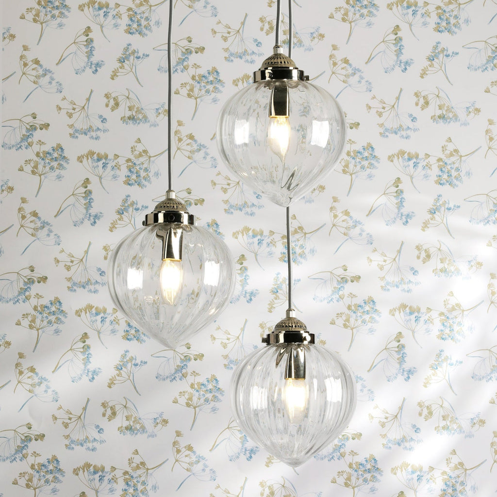 Laura Ashley Whitham Lampadario a Cluster a 3 Luci in Nichel Lucido e Vetro Rigato
