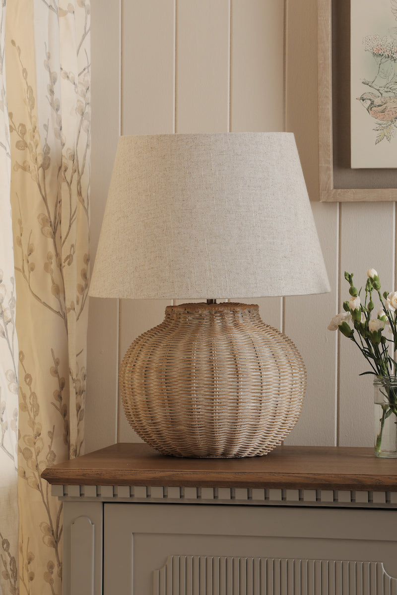 Lampada da Tavolo Rotonda Laura Ashley Fernhill Crema Opaca con Paralume