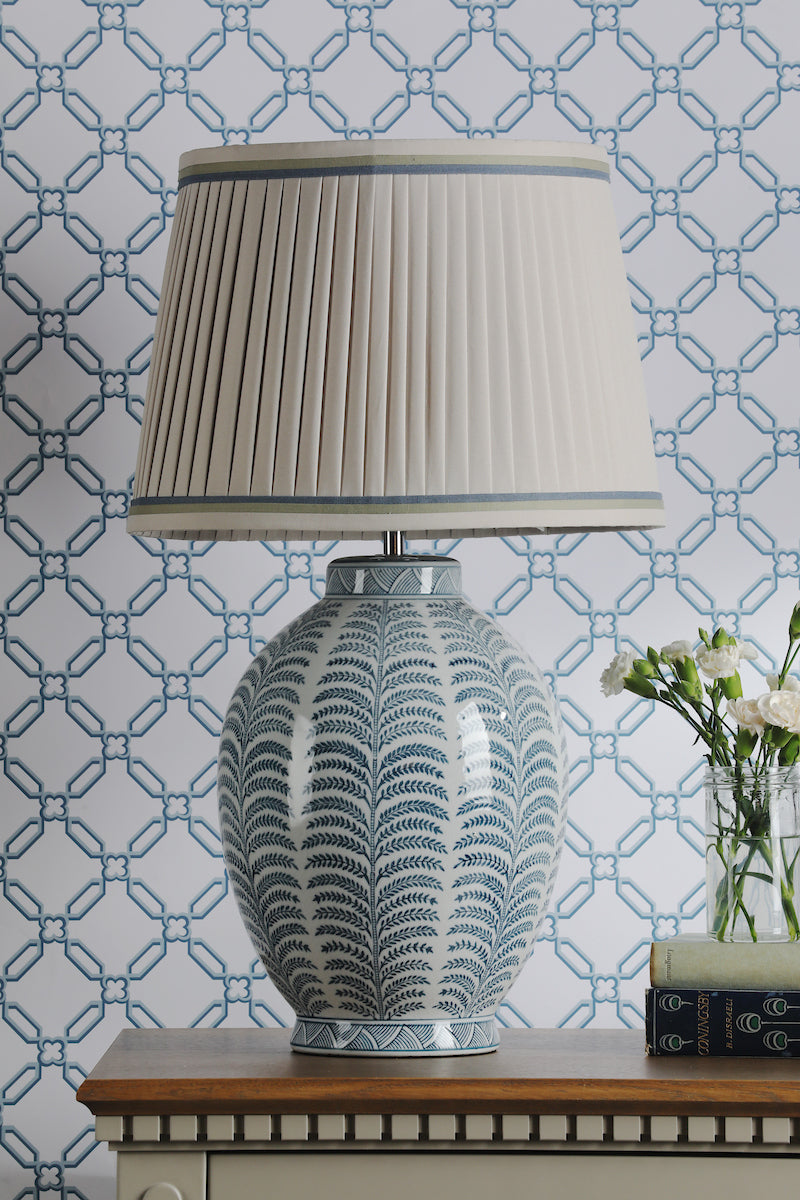 Lampada da Tavolo Laura Ashley Stannard Ceramica Blu con Paralume Grigio