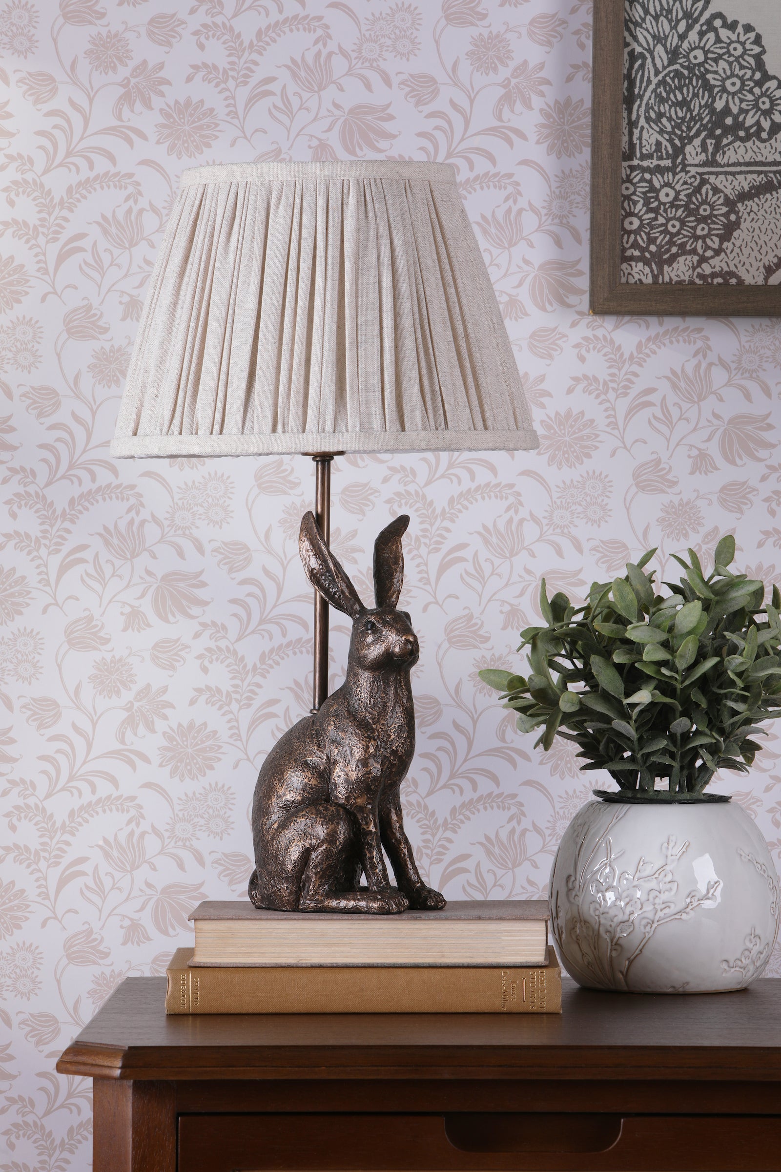 Lampada da Tavolo Laura Ashley Hare Bronzo Antico con Paralume