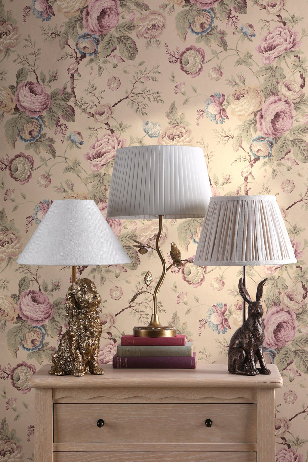 Lampada da Tavolo Laura Ashley Hare Bronzo Antico con Paralume