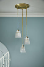 Laura Ashley Callaghan Pendant a 3 Luci in Ottone Antico