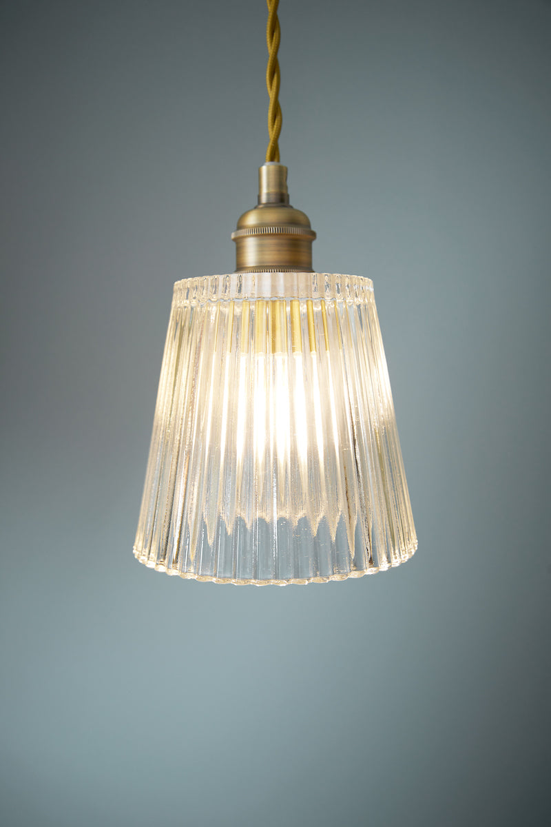 Laura Ashley Callaghan Pendant a 3 Luci in Ottone Antico