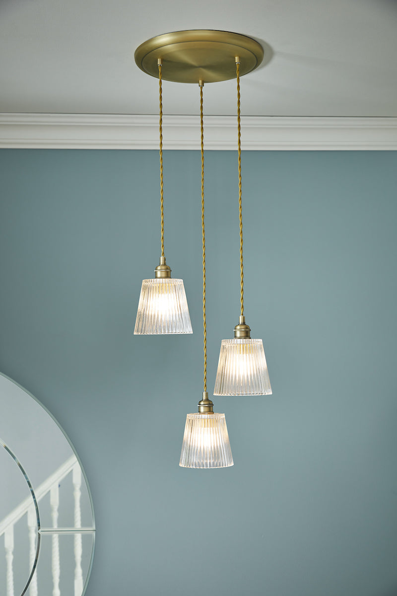 Laura Ashley Callaghan Pendant a 3 Luci in Ottone Antico