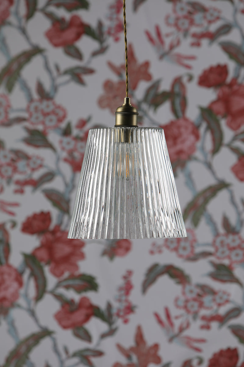 Laura Ashley Callaghan Grande Pendant in Ottone Antico e Vetro Rigato