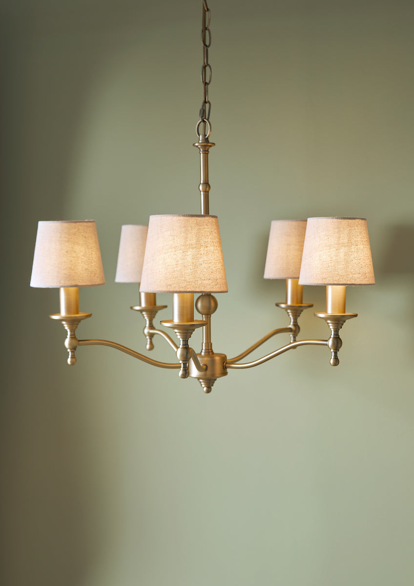 Laura Ashley Ludchurch 5 Luci Sospensione con Bracci in Ottone Antico Opaco
