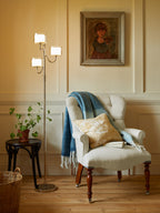 Lampada da Terra Laura Ashley Southwell a 3 Luci in Nichel Lucido e Vetro Opale