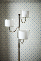 Lampada da Terra Laura Ashley Southwell a 3 Luci in Nichel Lucido e Vetro Opale