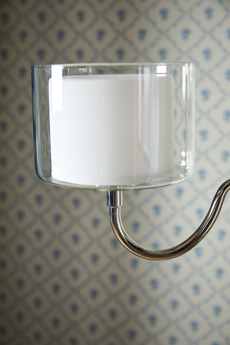 Lampada da Terra Laura Ashley Southwell a 3 Luci in Nichel Lucido e Vetro Opale