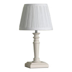 Lampade da tavolo Laura Ashley Tate in confezione doppia in legno invecchiato con paralume