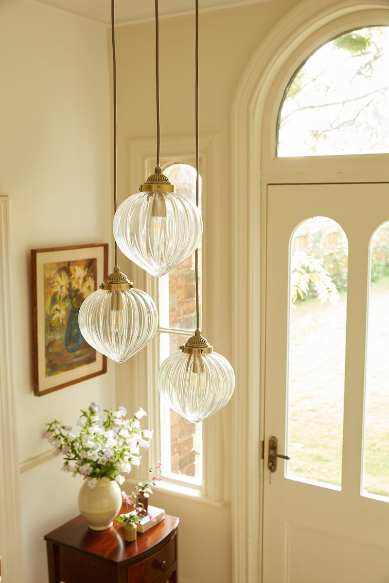 Laura Ashley Whitham Lampadario a Cluster con 3 Luci in Ottone Antico