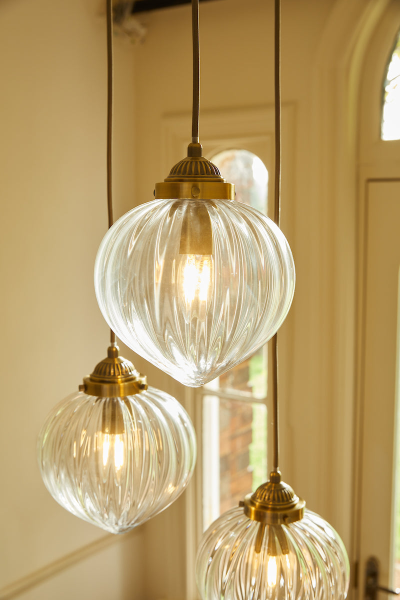 Laura Ashley Whitham Lampadario a Cluster con 3 Luci in Ottone Antico