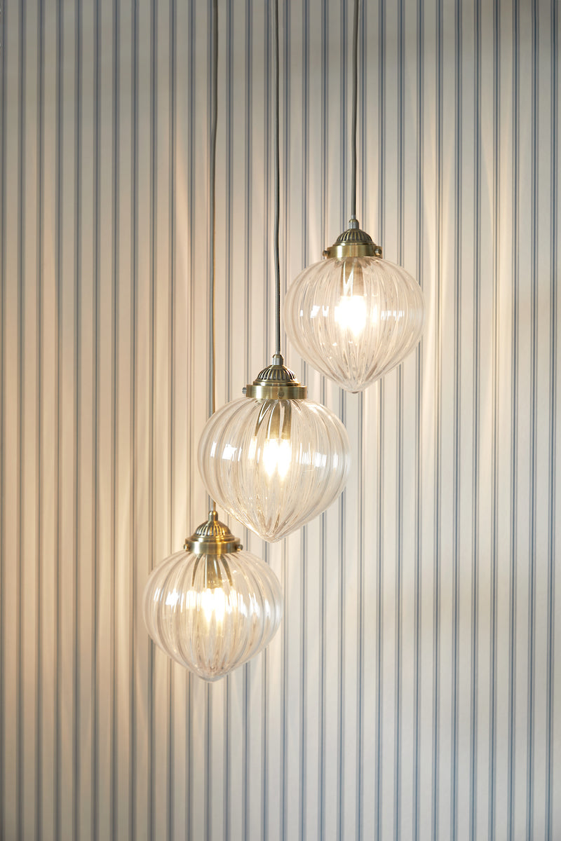 Laura Ashley Whitham Lampadario a Cluster con 3 Luci in Ottone Antico