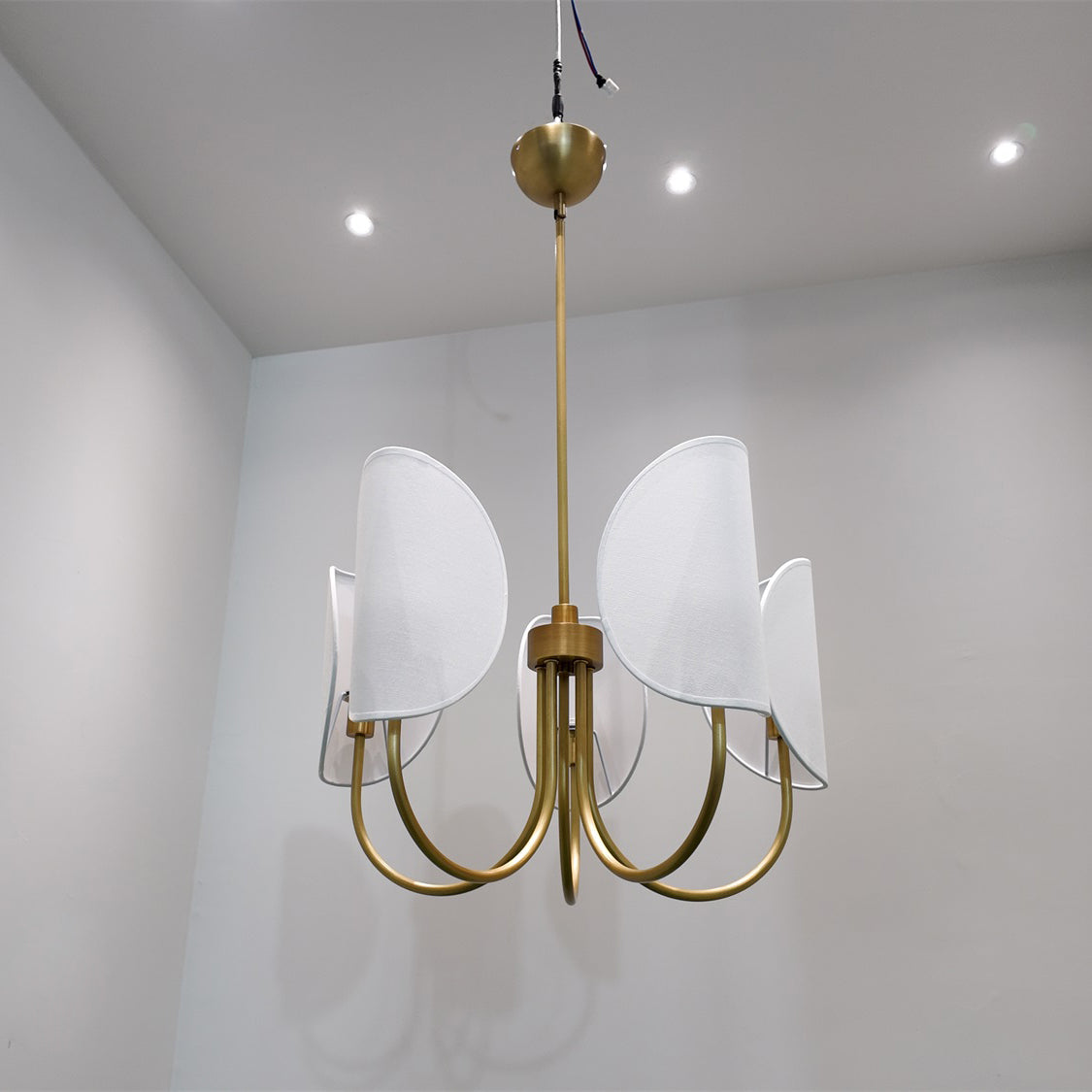 Lampadario in Ottone a Foglia