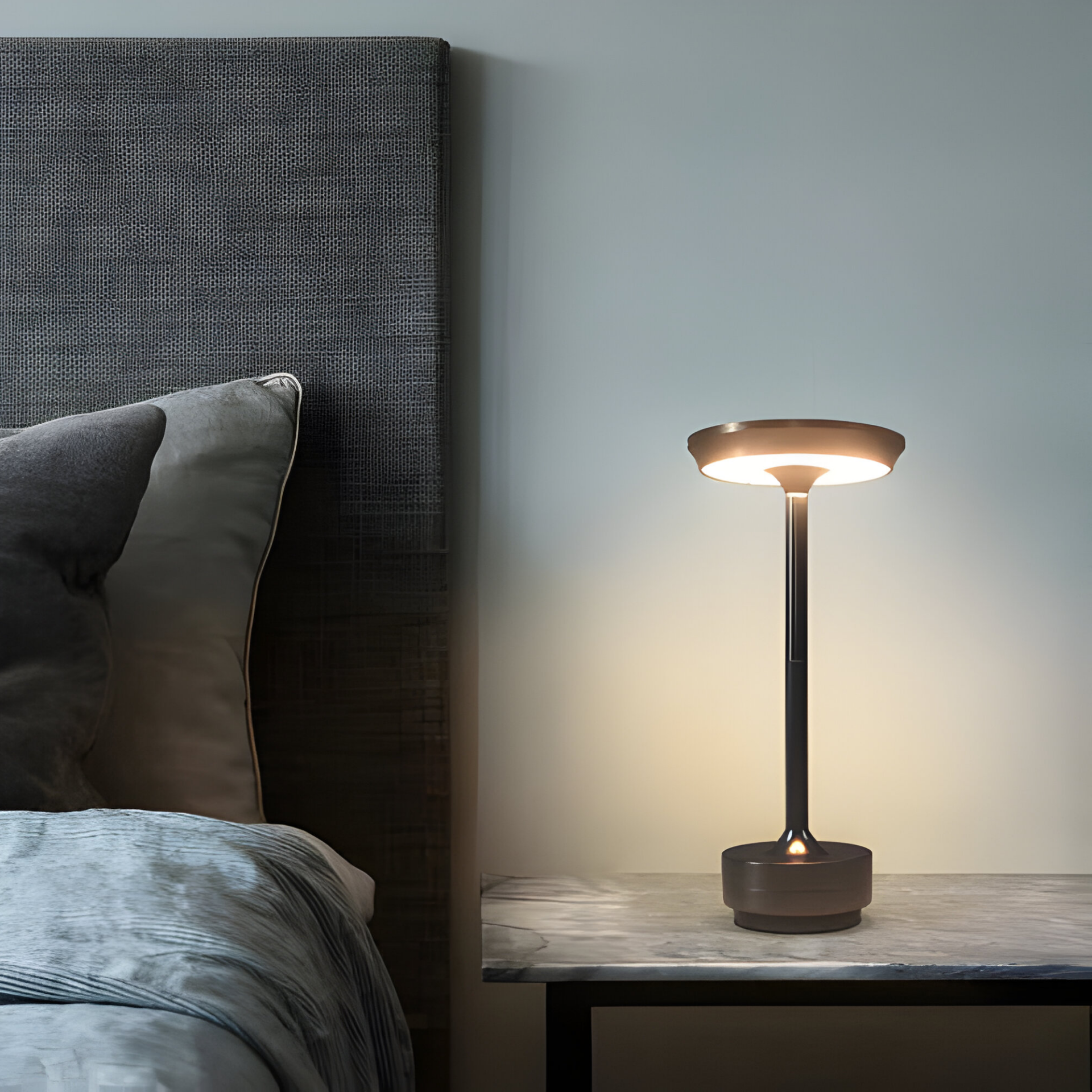 Loura | Lampada da Tavolo Wireless Premium con Controllo Touch Dimmabile