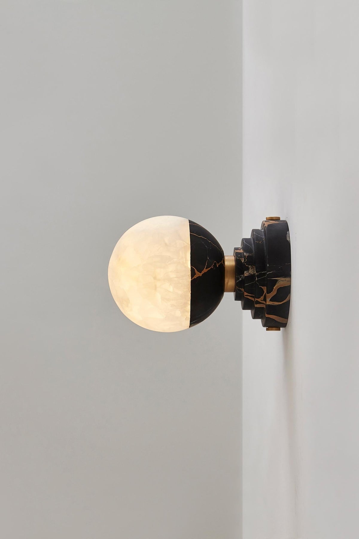 Lampada da Parete in Marmo Lunare