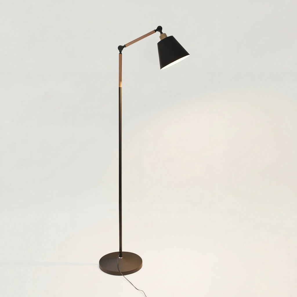 Lampada da Terra Nordic – Design Minimalista con Testa della Lampada Regolabile