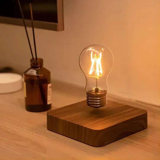 BulbGlow - Lampada elegante con lampadina flottante per un arredamento unico