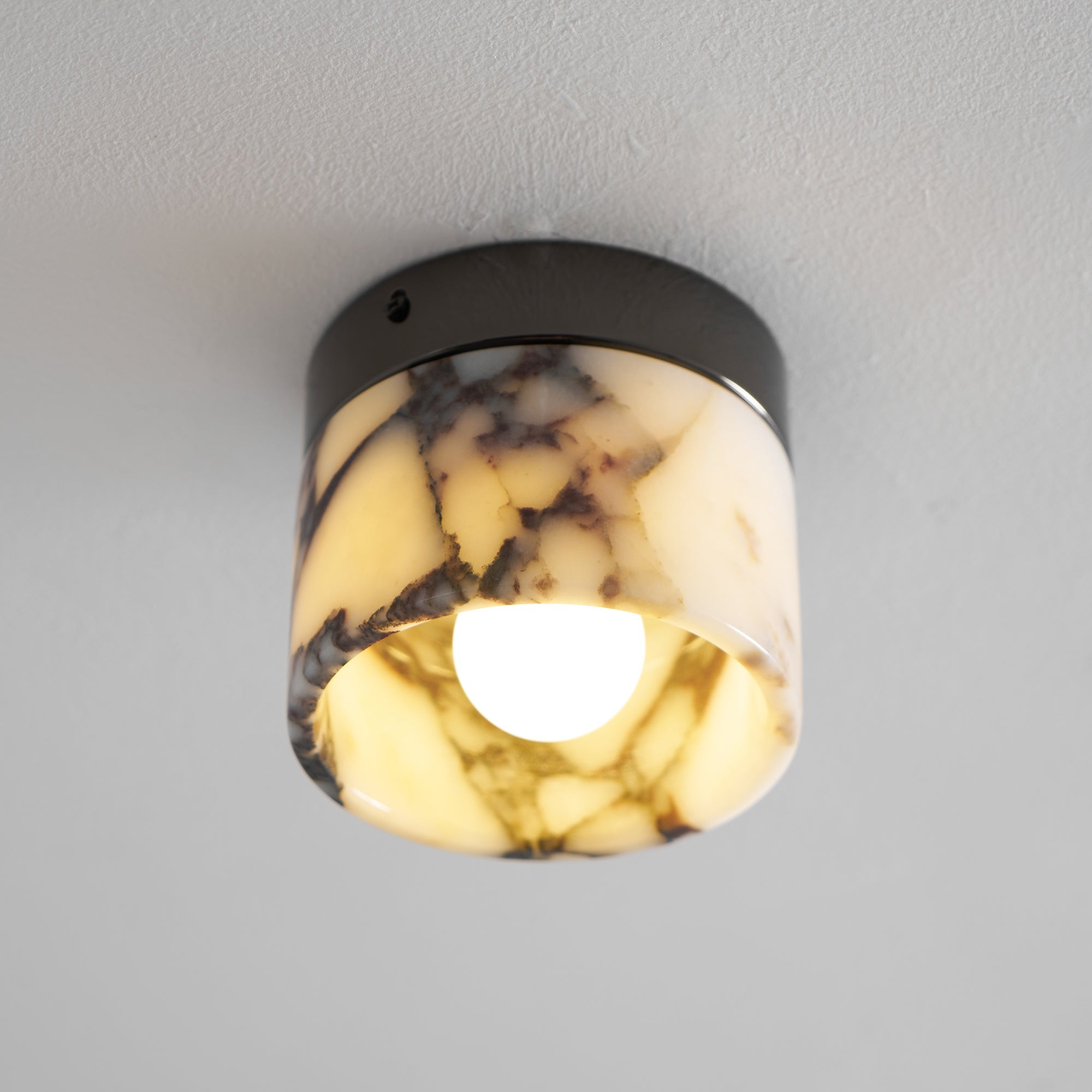 Lampada da soffitto rotonda in marmo Ivinir