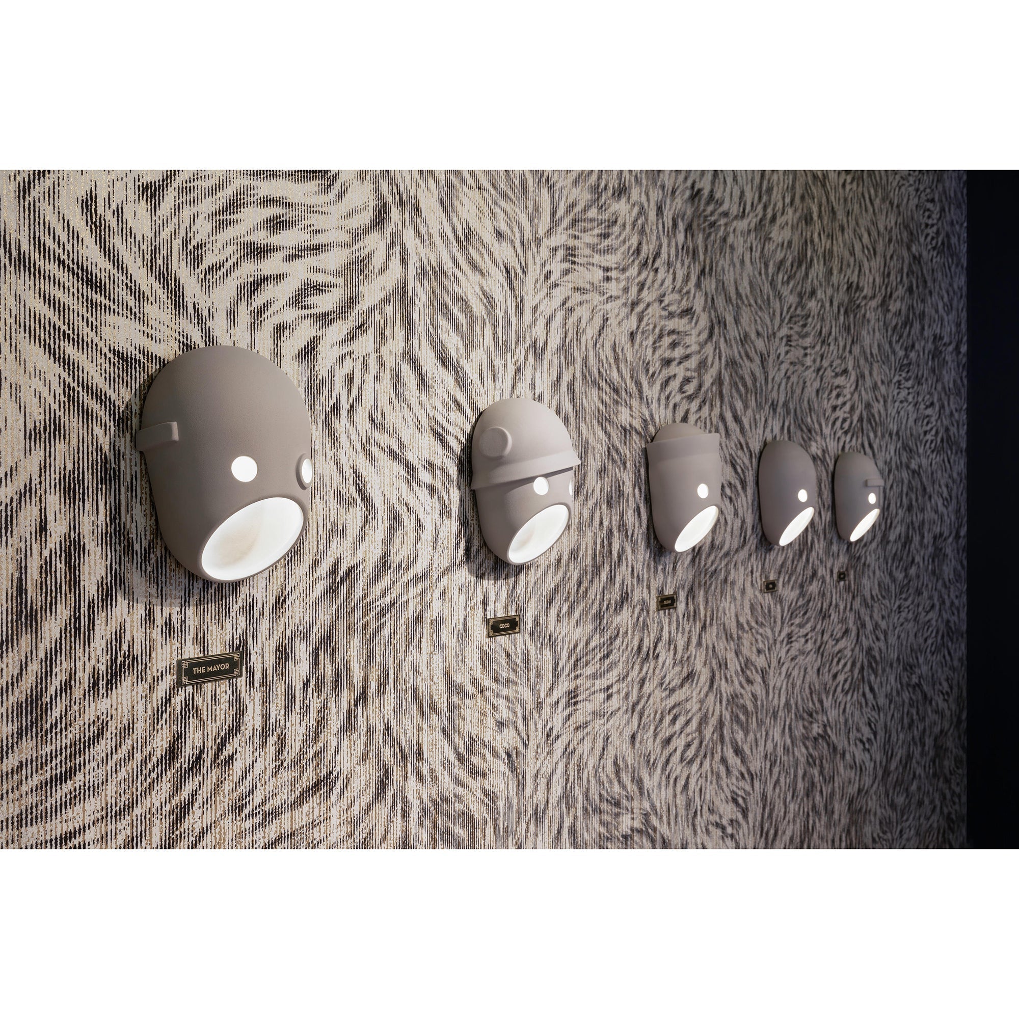 Maschera Applicata Resina Creatività Individuale