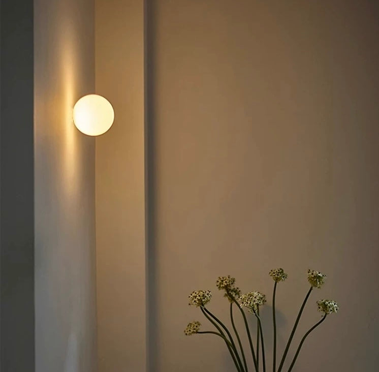 Applique da Parete LED a Globo in Vetro Satinato Moderno 1 Luce