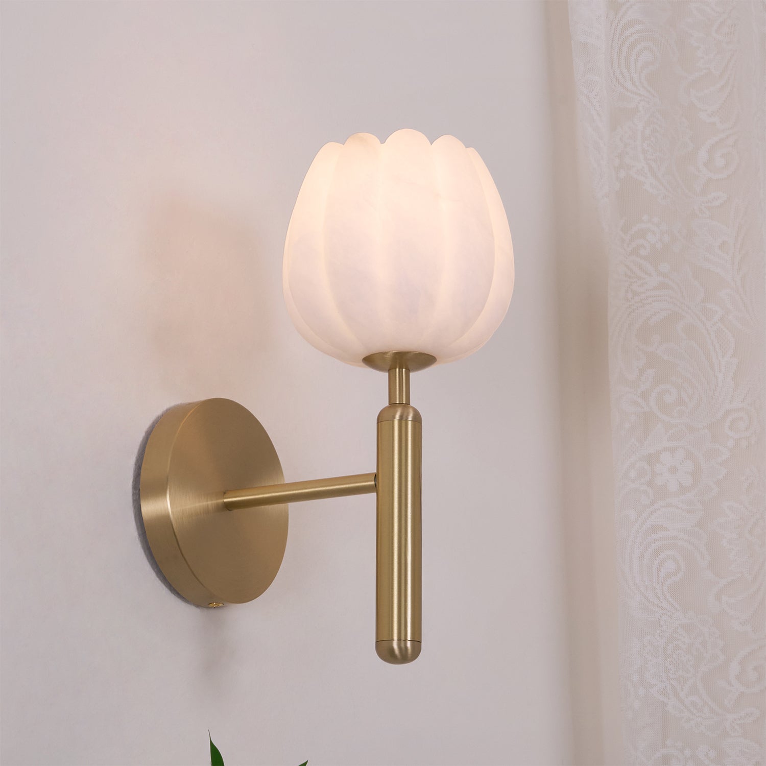 Lampada da Parete Ralin in Alabastro con Fiori