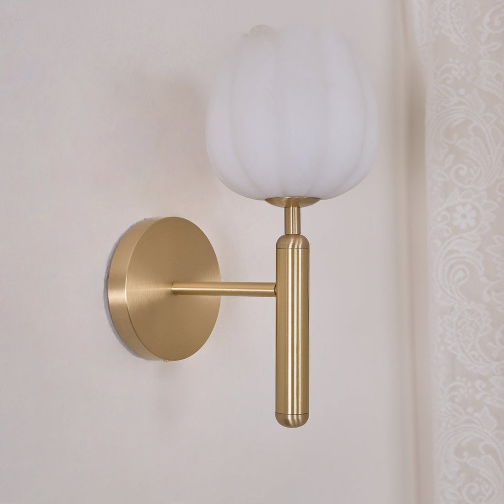 Lampada da Parete Ralin in Alabastro con Fiori