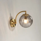 IllumeSphere - Lampada da parete moderna in vetro per un'atmosfera luminosa