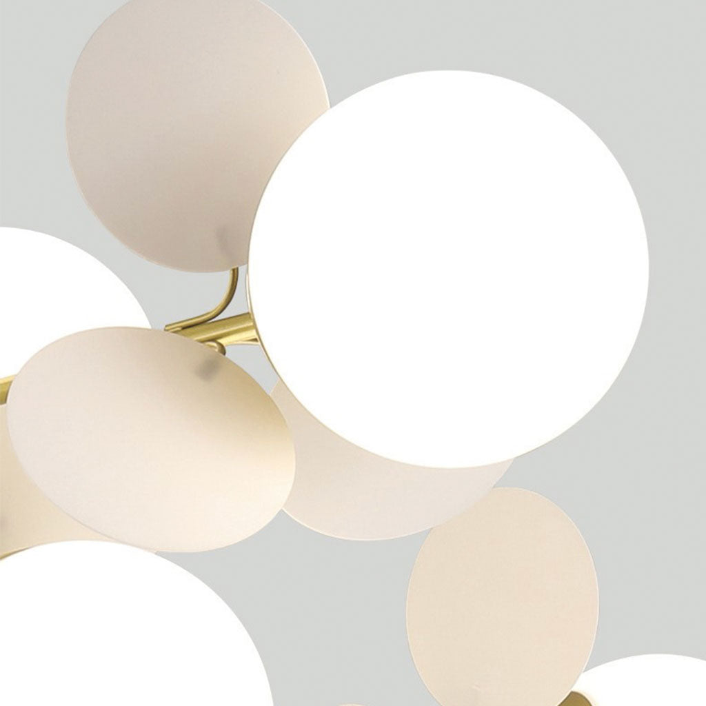 Lampada da soffitto moderna con sfere in vetro opale multiple