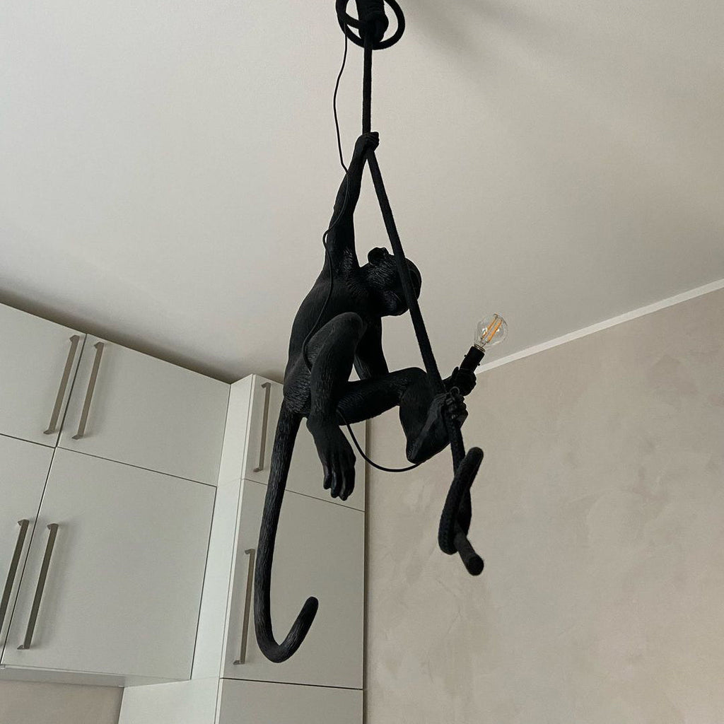 Lampada a sospensione Monkey | Oggetto di design scultoreo