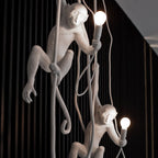 Lampada a sospensione Monkey | Oggetto di design scultoreo