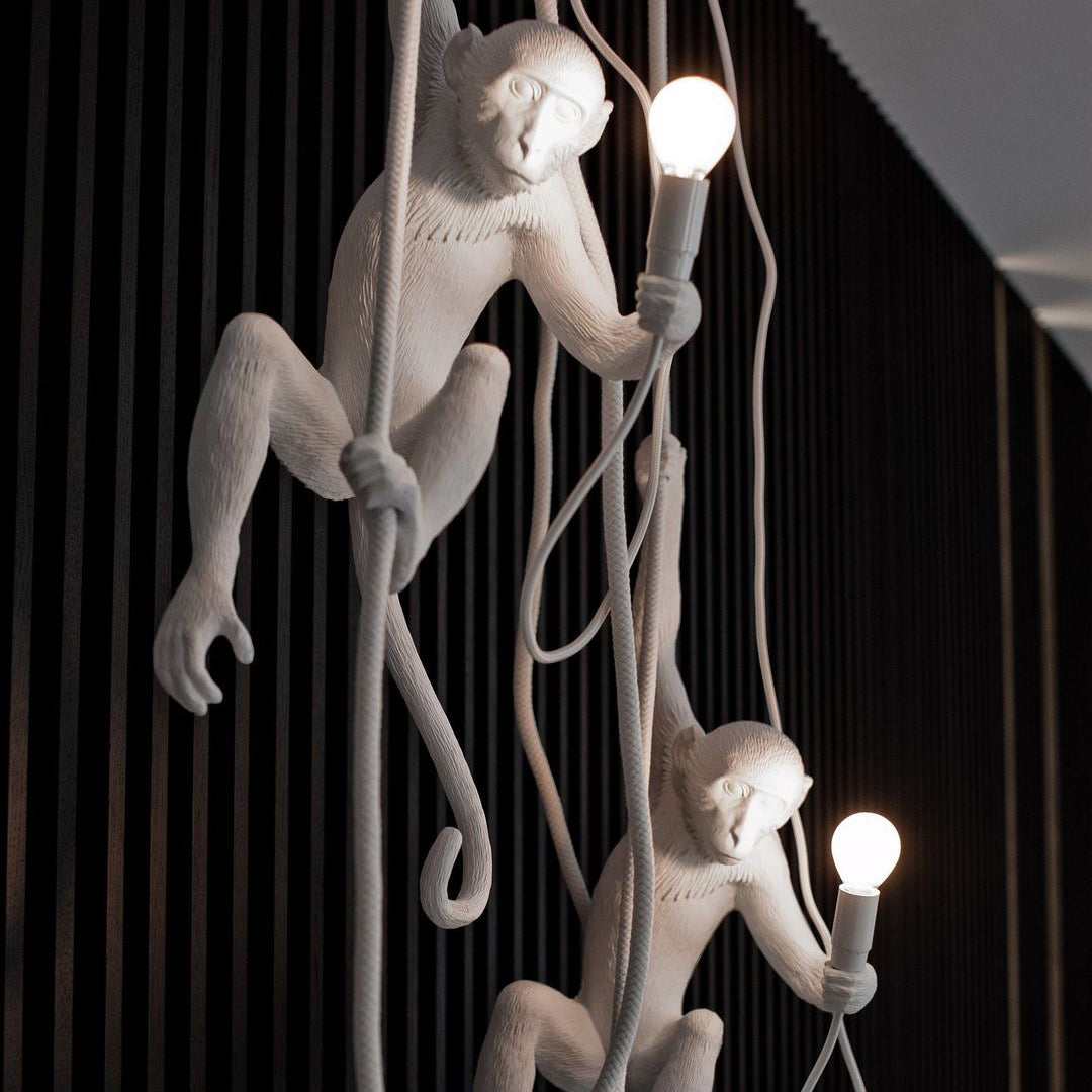 Lampada a sospensione Monkey | Oggetto di design scultoreo