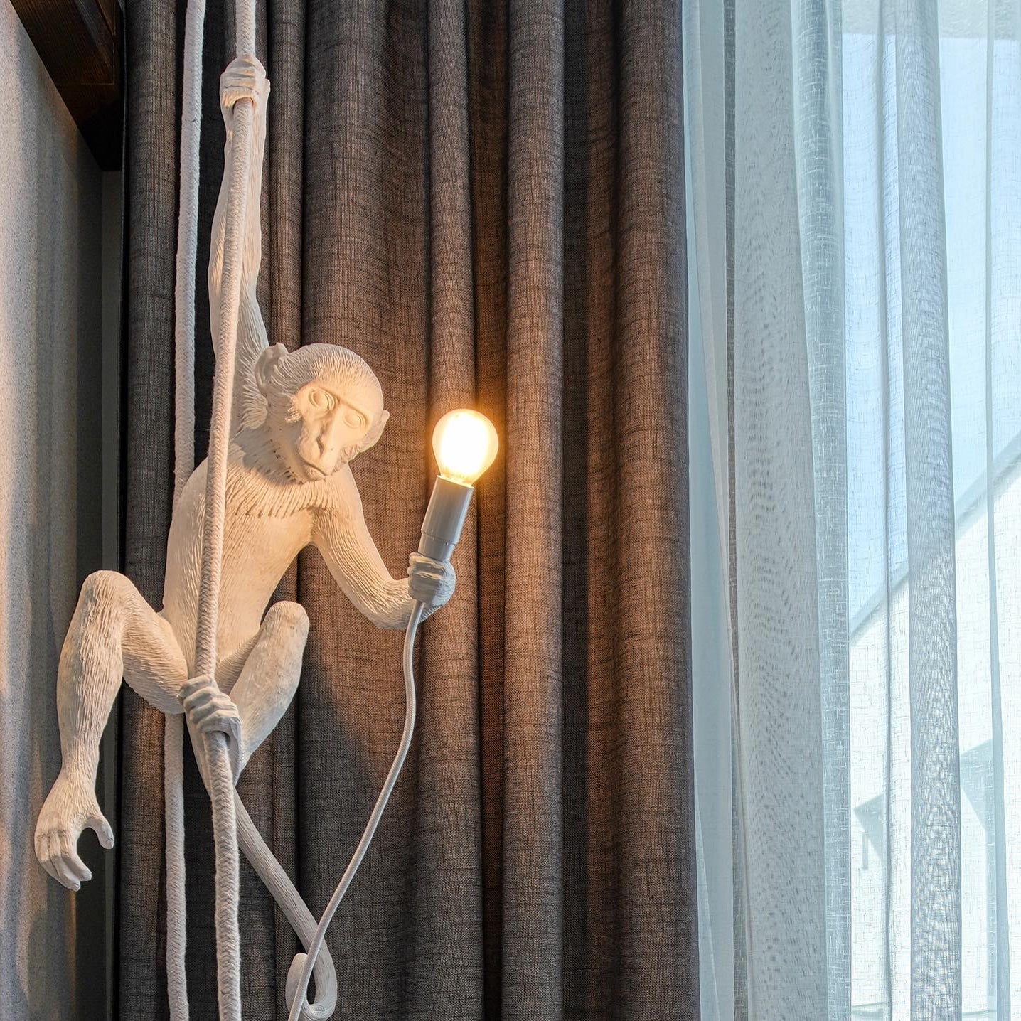 Lampada a sospensione Monkey | Oggetto di design scultoreo