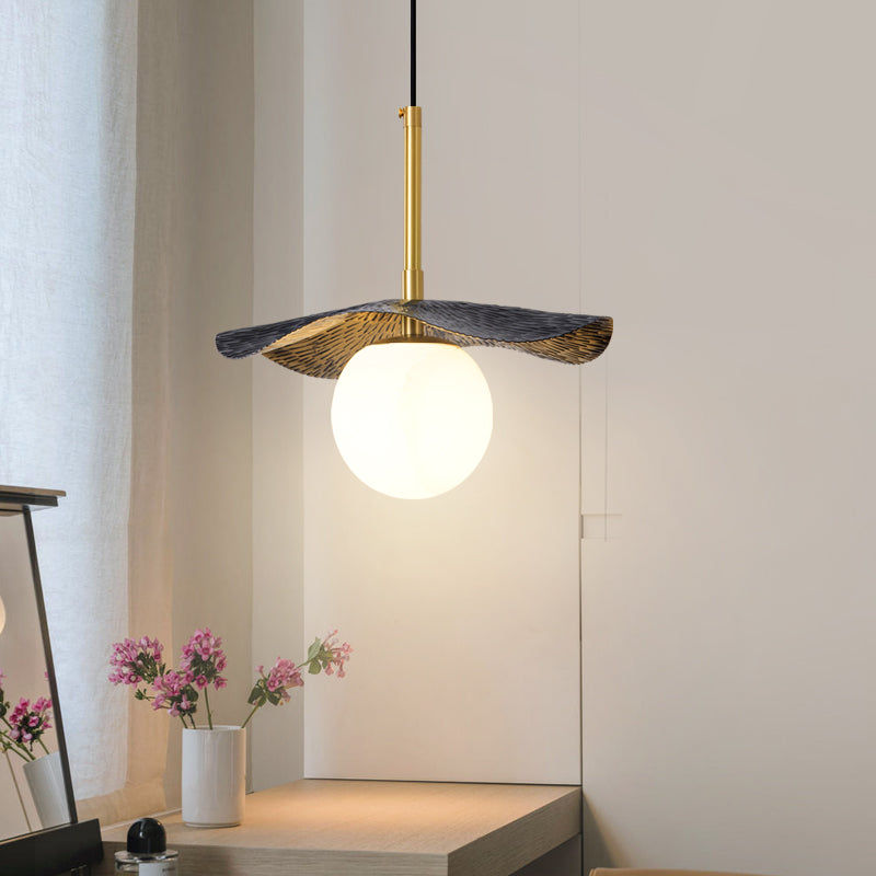 Lampada a sospensione in alabastro e ottone Zaraeen