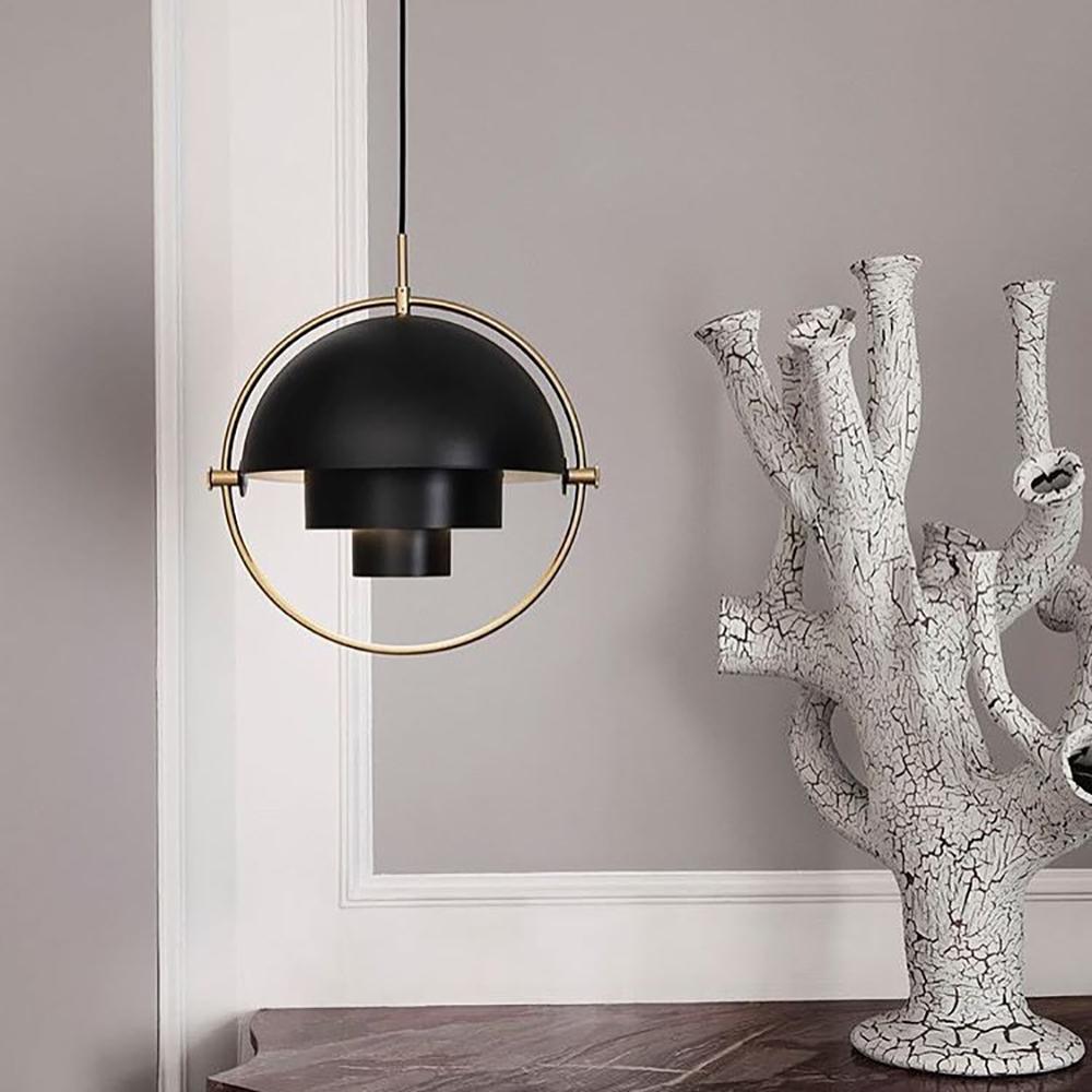Lampada a sospensione a sfera deformata