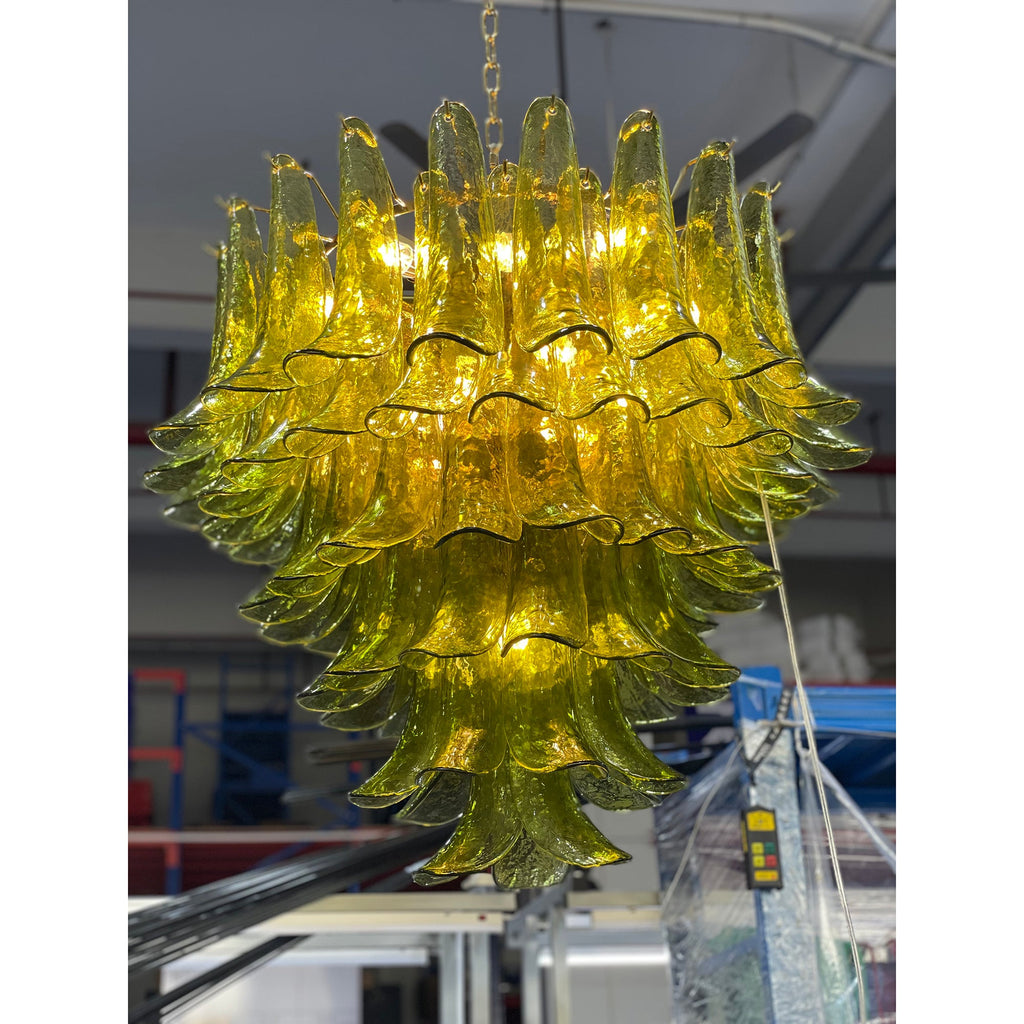 Lampadario in Vetro a Petali a Strati