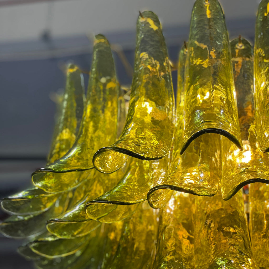 Lampadario in Vetro a Petali a Strati