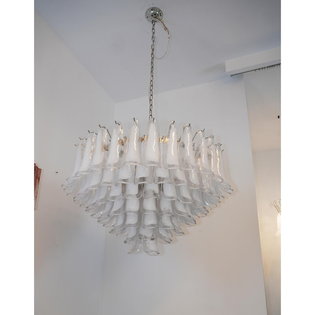 Lampadario in Vetro a Petali a Strati