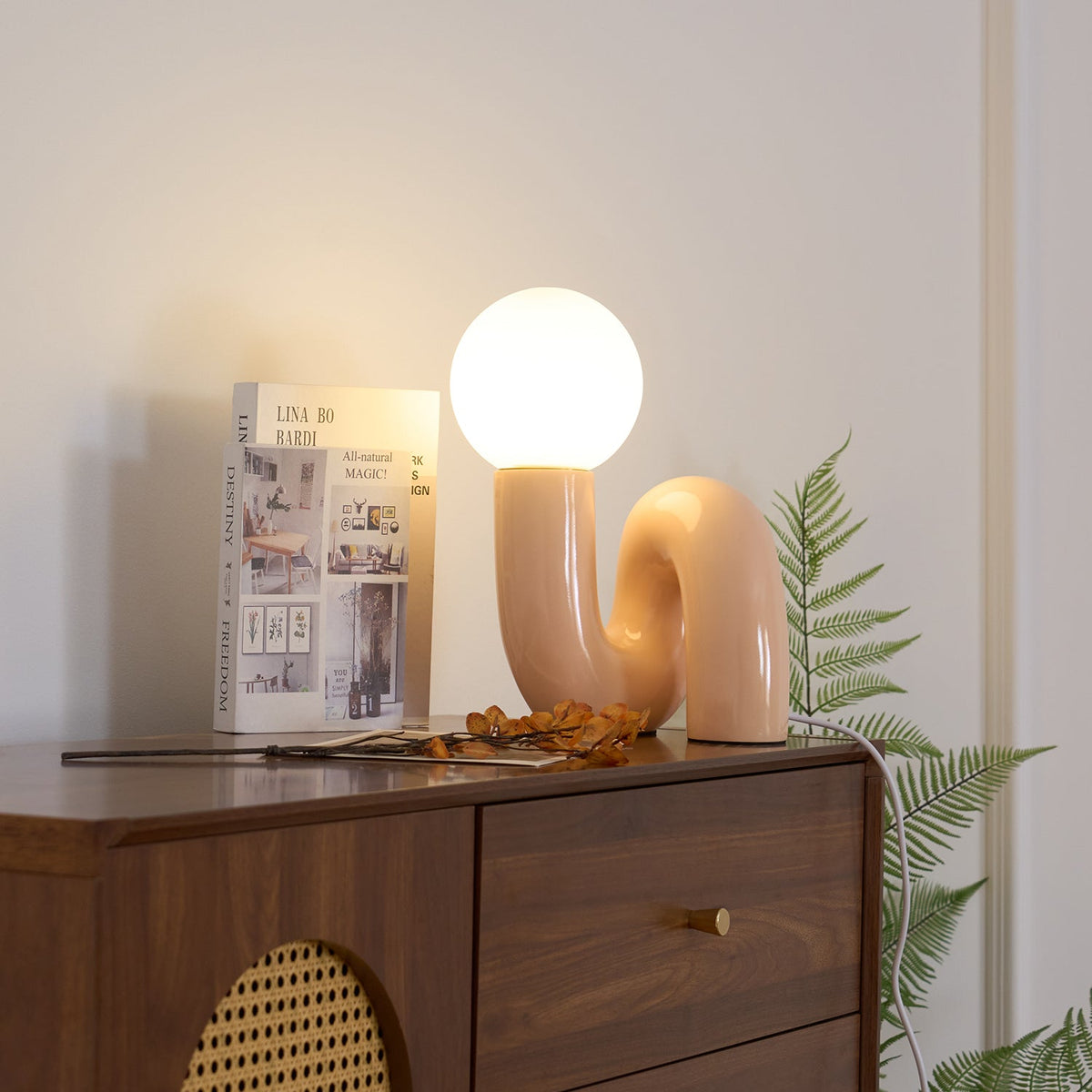 Lampada da Tavolo Giocosa a Forma di N
