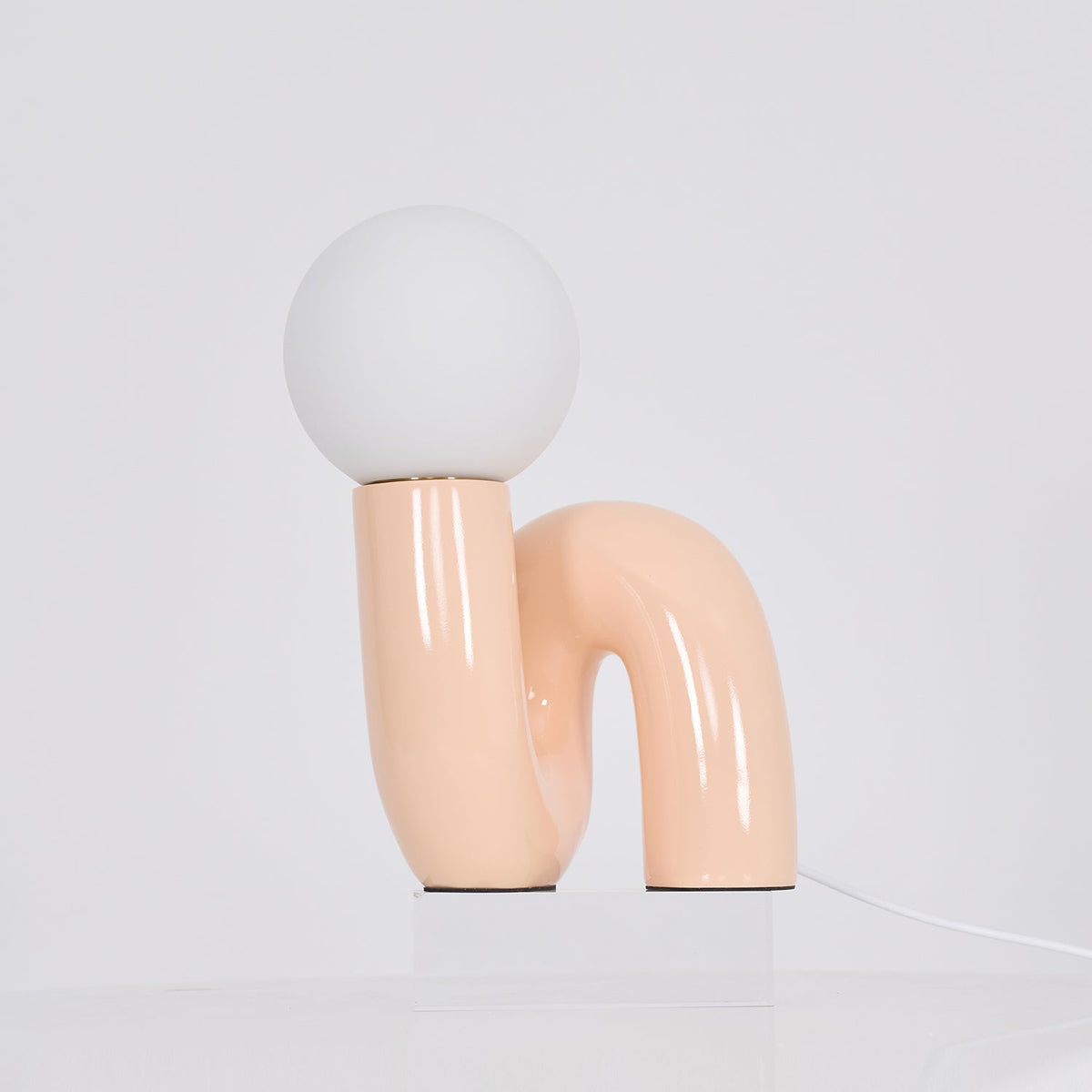 Lampada da Tavolo Giocosa a Forma di N