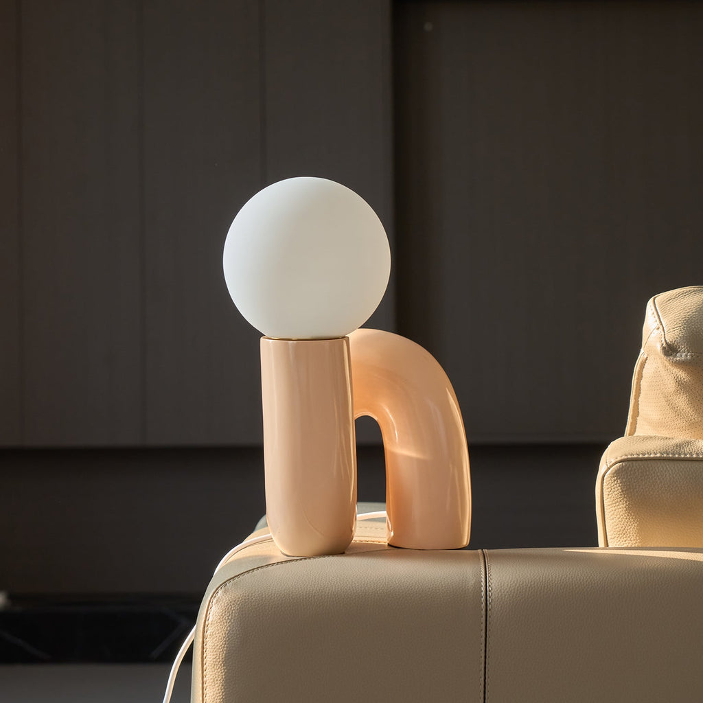 Lampada da Tavolo Giocosa a Forma di N