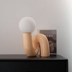 Lampada da Tavolo Giocosa a Forma di N