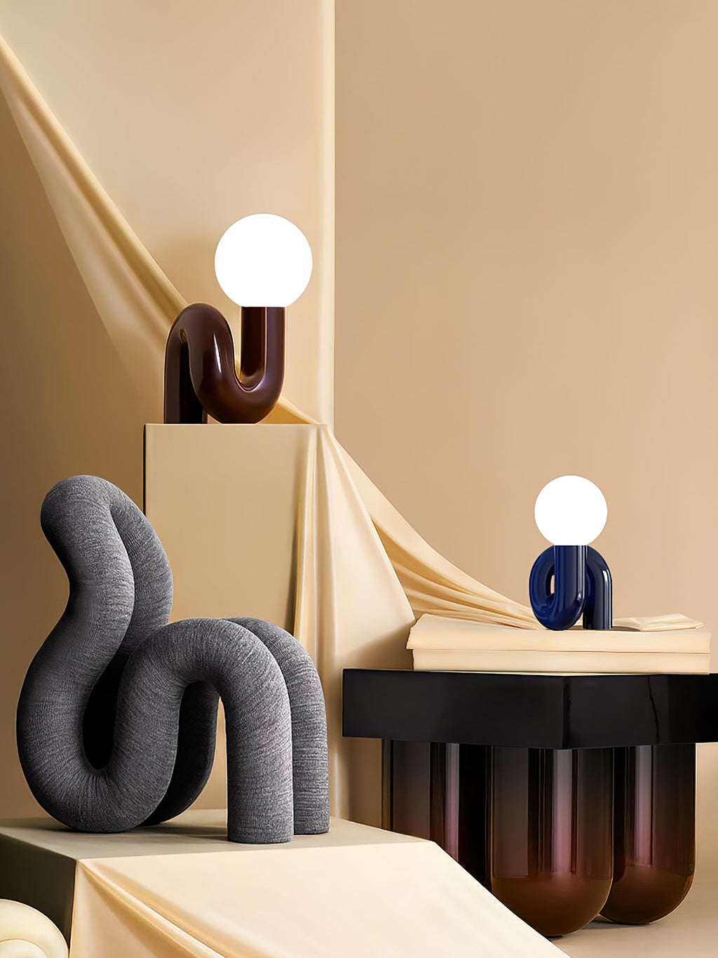 Lampada da Tavolo Giocosa a Forma di N